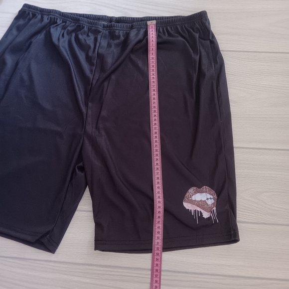 Athleisure Short Sleeves Leopard Graphic Printed Round Neck Top And Shorts - Picture 11 of 15